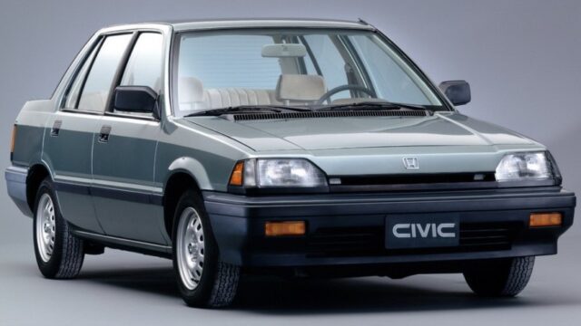 Honda Civic Third Gen 4-door Sedan Exterior