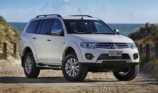 Mitsubishi Pajero Sport 2015 White