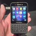 Handphone BlackBerry Q5