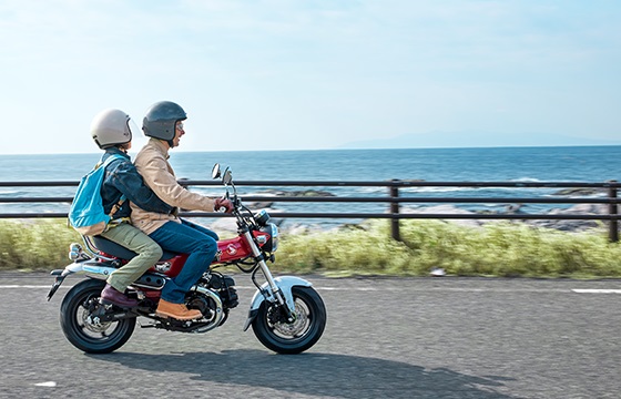 Honda Dax 125 with passanger on board