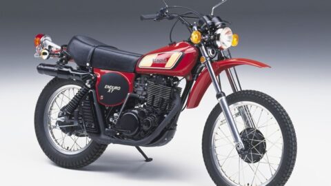 Yamaha XT500 1976 red